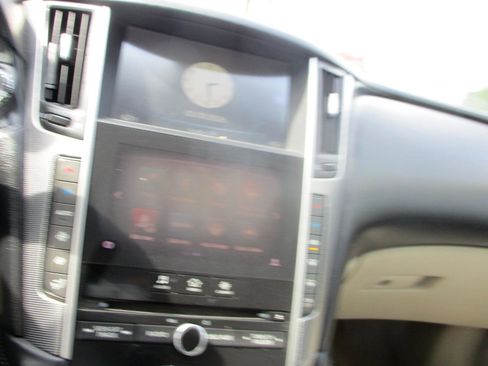 Used 2014 INFINITI Q50 Premium w/ Moonroof Package image 15