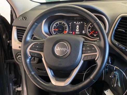 Used 2015 Jeep Cherokee Latitude w/ Cold Weather Group image 16