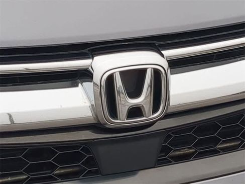 Used 2019 Honda CR-V Touring image 11