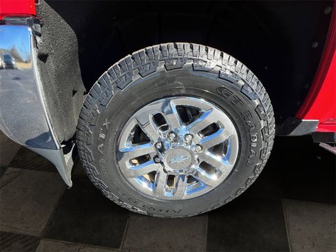 Used 2016 Chevrolet Silverado 2500 LTZ w/ LTZ Plus Package image 9