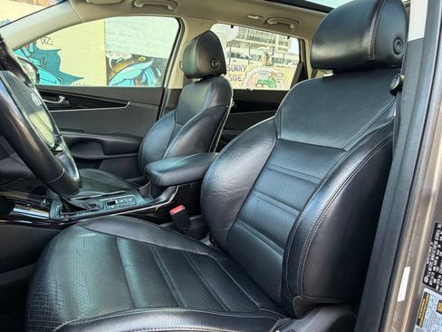 Used 2019 Kia Sorento EX w/ EX Touring Package FWD image 12