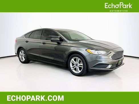 Used 2018 Ford Fusion SE image 1
