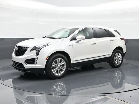 Certified 2024 Cadillac XT5 Luxury FWD image 1