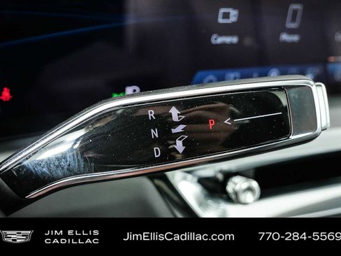 Used 2025 Cadillac Lyriq Luxury AWD/4WD image 17
