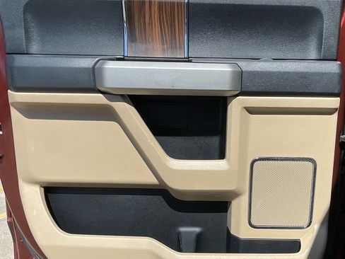 Used 2015 Ford F150 Lariat image 32