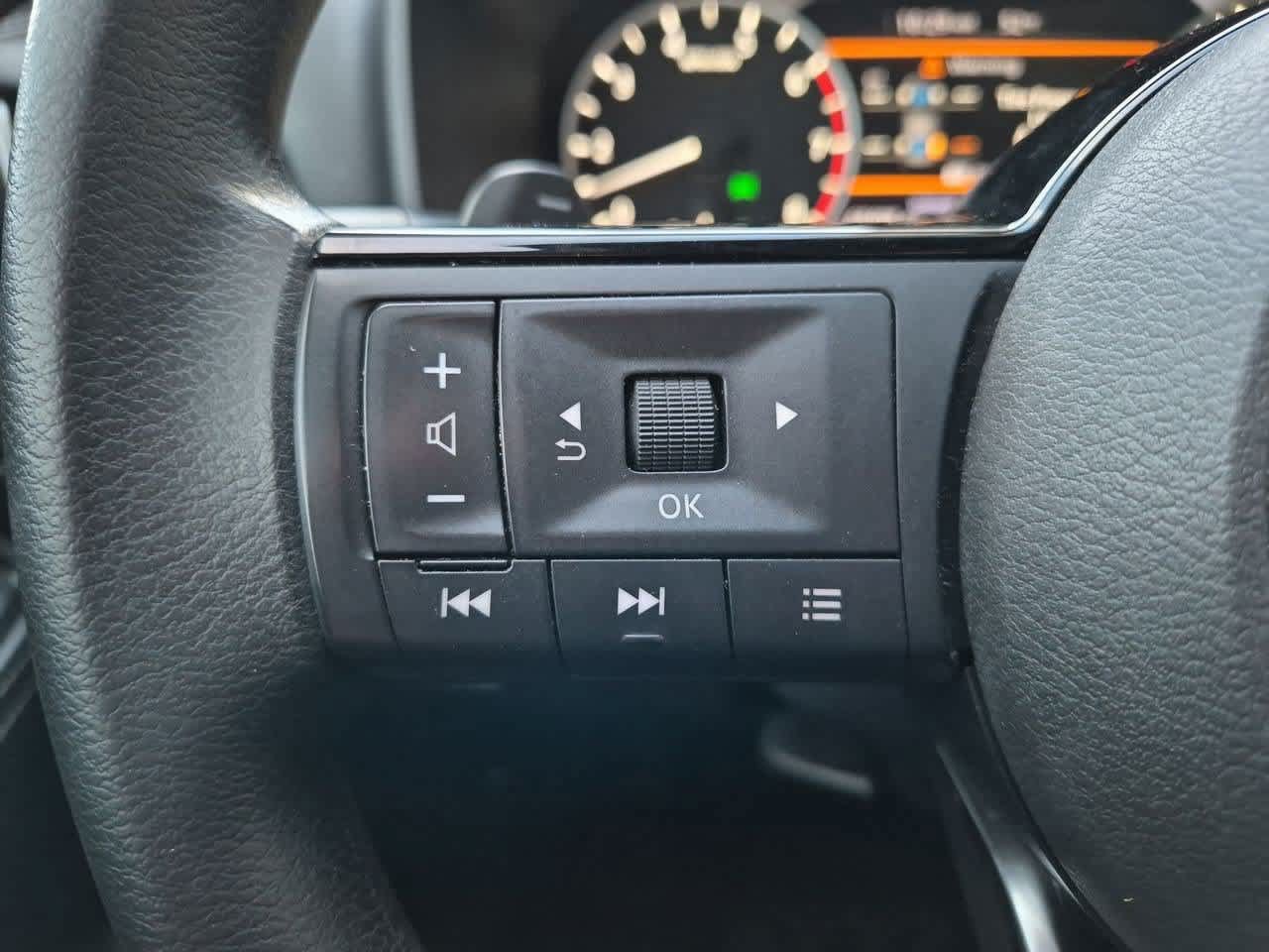 Used 2022 Nissan Rogue SV FWD image 23