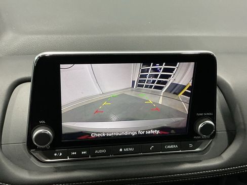 Used 2025 Nissan Rogue S image 4