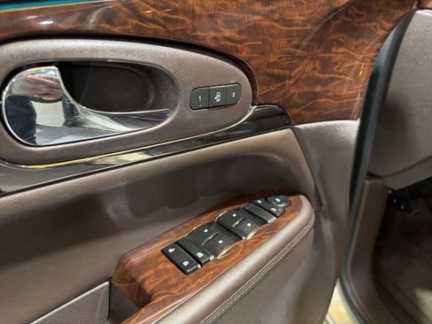 Used 2014 Buick Enclave Leather w/ LPO, Cargo Convenience Pkg image 25