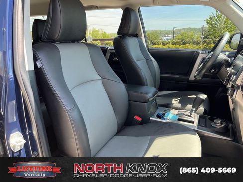 Used 2022 Toyota 4Runner SR5 Premium w/ Moonroof Package AWD/4WD image 27