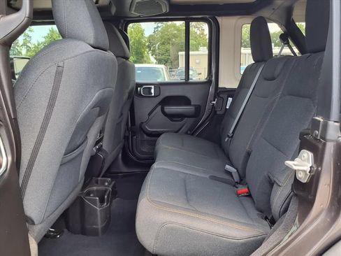 Used 2025 Jeep Wrangler Unlimited Sport AWD/4WD image 10