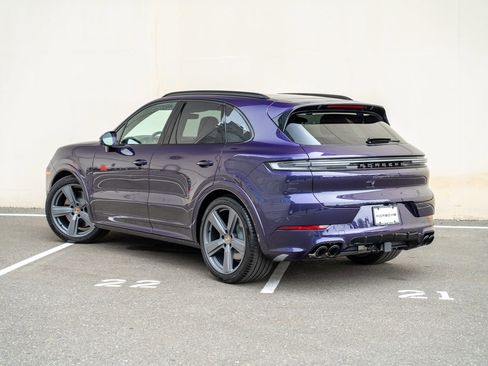 New 2025 Porsche Cayenne GTS image 3