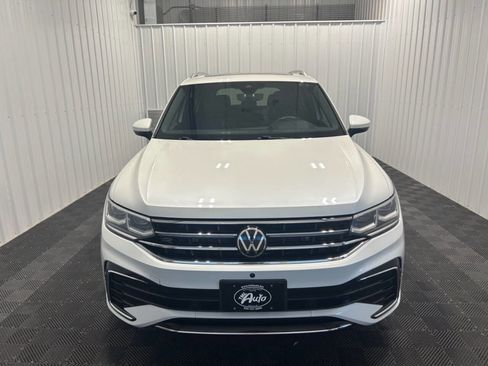 Used 2023 Volkswagen Tiguan SEL R-Line image 2