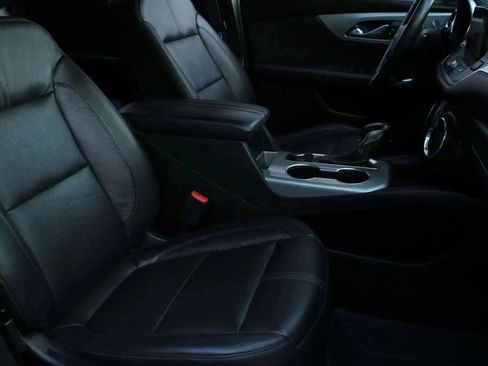 Used 2019 Chevrolet Blazer LT w/ Sound & Technology Package FWD image 26
