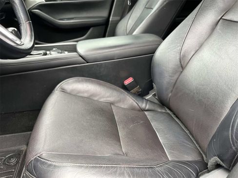 Used 2019 MAZDA MAZDA3 Sedan w/ Premium Package image 21