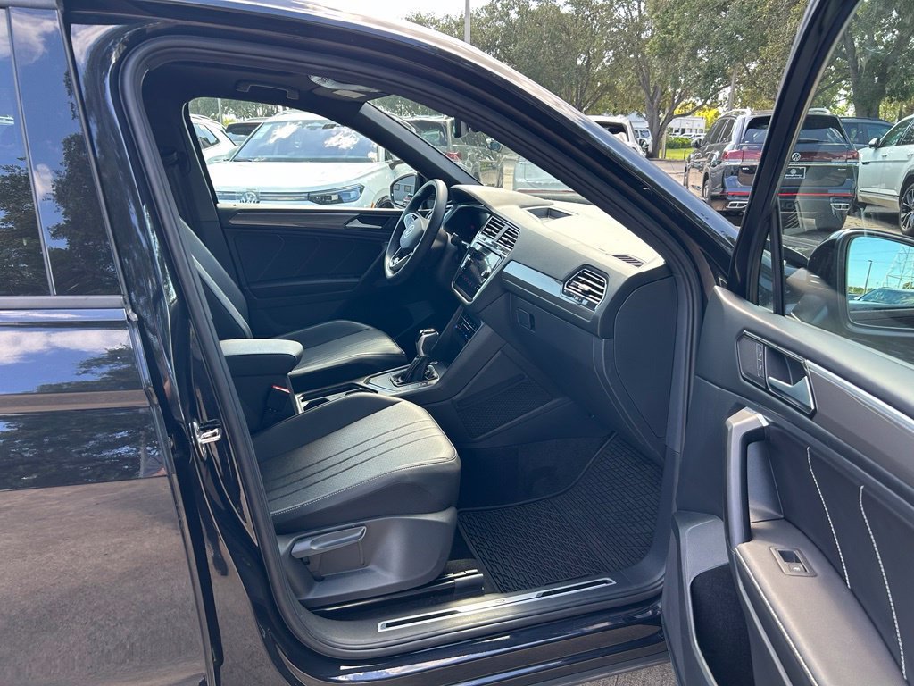 Certified 2023 Volkswagen Tiguan SE R-Line FWD image 38