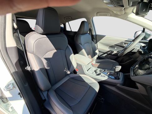 New 2026 Subaru Crosstrek 2.5i Limited w/ Crosstrek Mirror Package image 14