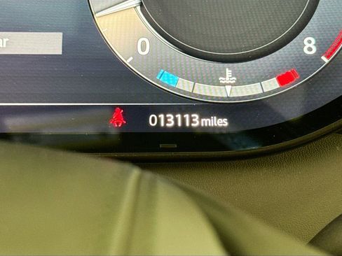 Used 2024 Land Rover Range Rover SE image 11