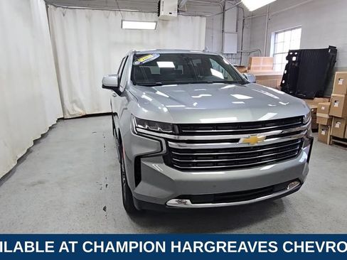 Used 2024 Chevrolet Suburban LT w/ LT Signature Plus Package AWD/4WD image 3