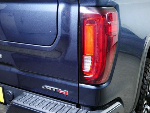 Used 2021 GMC Sierra 1500 AT4 w/ AT4 Premium Package AWD/4WD image 17