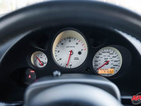 Used 2004 Dodge Viper SRT-10 image 10