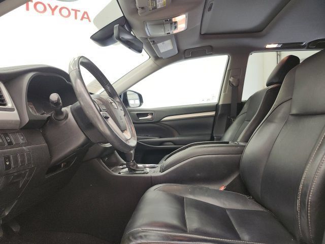 Certified 2018 Toyota Highlander XLE FWD image 13