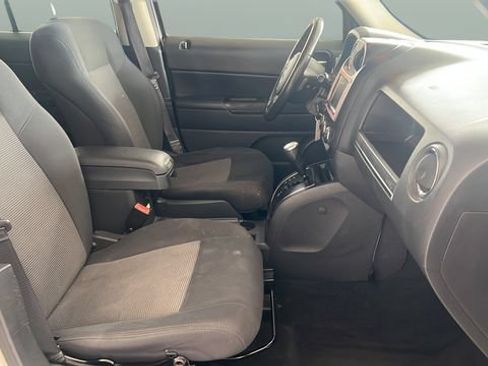 Used 2011 Jeep Patriot Latitude AWD/4WD image 19