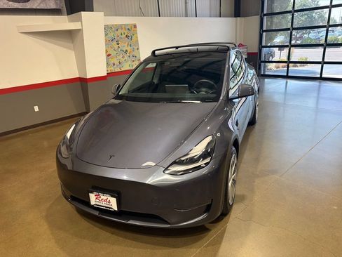 Used 2023 Tesla Model Y Long Range AWD/4WD image 92