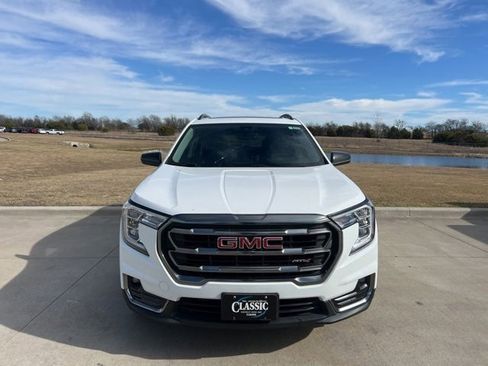 Used 2022 GMC Terrain AT4 w/ Infotainment Package II image 2