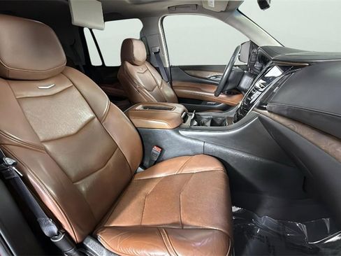 Used 2017 Cadillac Escalade Premium Luxury image 39