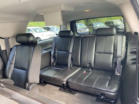 Used 2009 GMC Yukon XL Denali AWD/4WD image 16