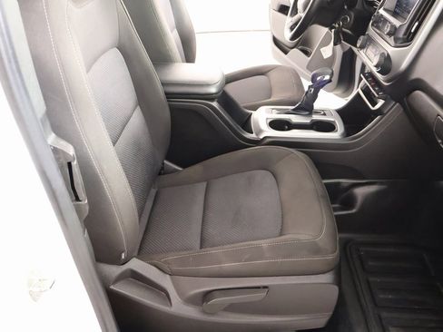 Used 2022 Chevrolet Colorado LT w/ Fleet Safety Package image 12