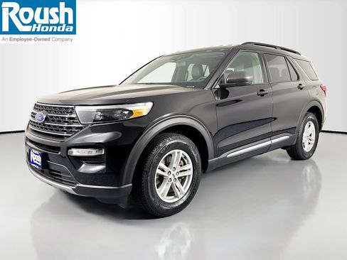 Used 2020 Ford Explorer XLT w/ Equipment Group 202A AWD/4WD image 1