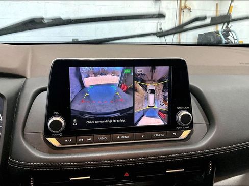 Used 2021 Nissan Rogue SV AWD/4WD image 14