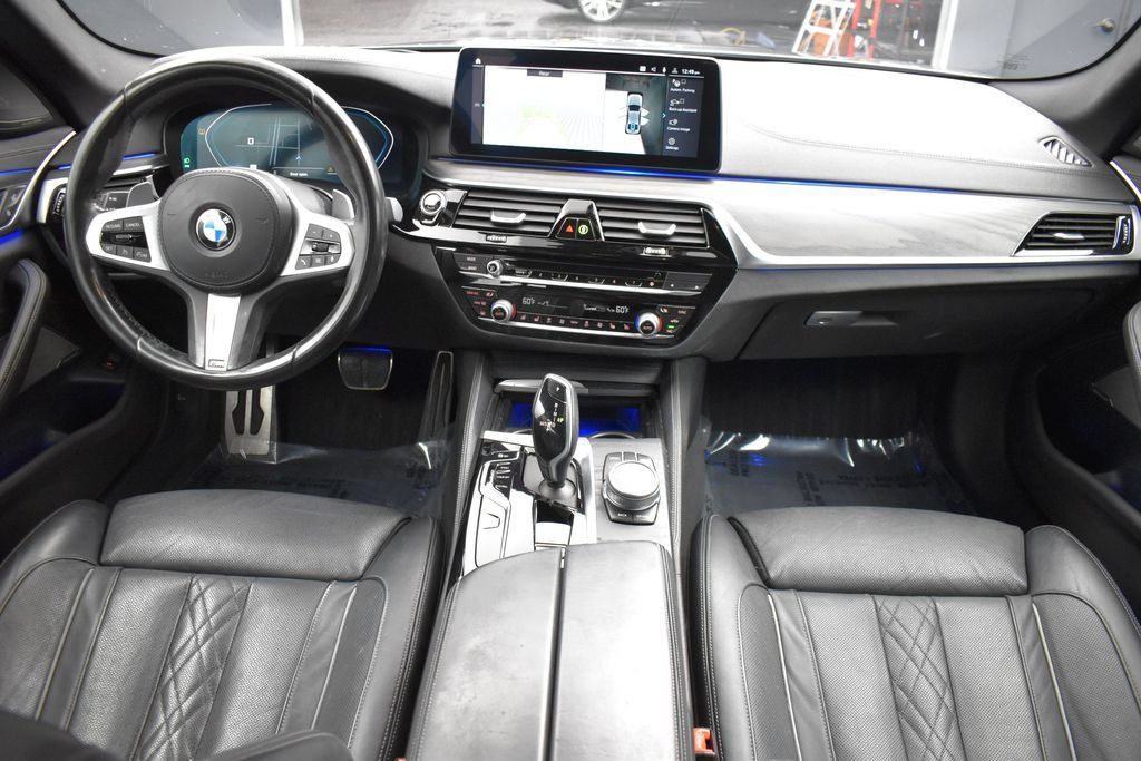 Used 2022 BMW M550i xDrive w/ Premium Package AWD/4WD image 11
