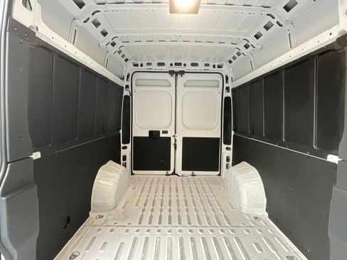 Used 2024 RAM ProMaster 2500 w/ Convenience Group FWD image 22