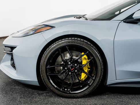 Used 2025 Chevrolet Corvette Z06 image 18