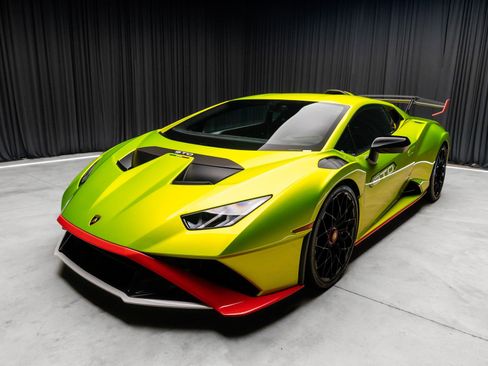 Used 2021 Lamborghini Huracan STO RWD image 14