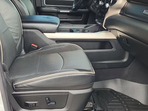 Used 2019 RAM 2500 Laramie AWD/4WD image 12