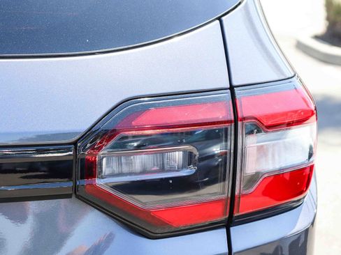 Certified 2025 Honda Pilot Touring image 9
