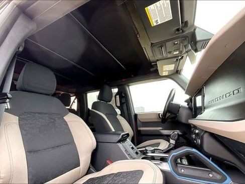 Used 2022 Ford Bronco Wildtrak image 27