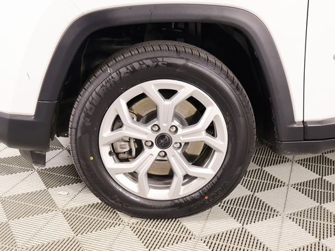 Used 2025 Jeep Compass Sport image 16