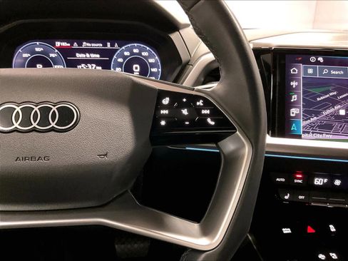 Used 2023 Audi Q4 e-tron Premium Plus w/ Premium Plus image 19
