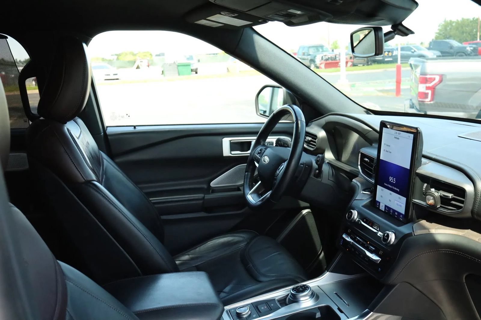Used 2020 Ford Explorer Platinum w/ Premium Technology Package AWD/4WD image 51