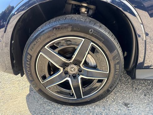 Used 2023 Mercedes-Benz GLC 300 4MATIC image 11