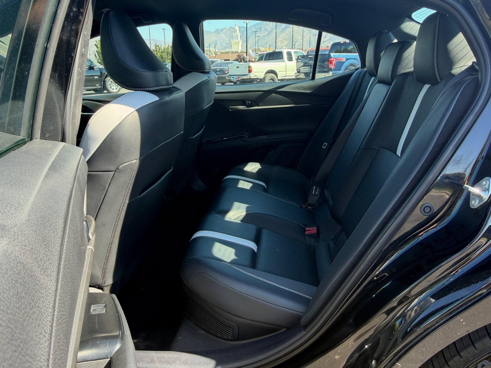 Used 2025 Toyota Camry SE FWD image 24