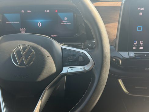 Used 2025 Volkswagen Atlas SE FWD image 25