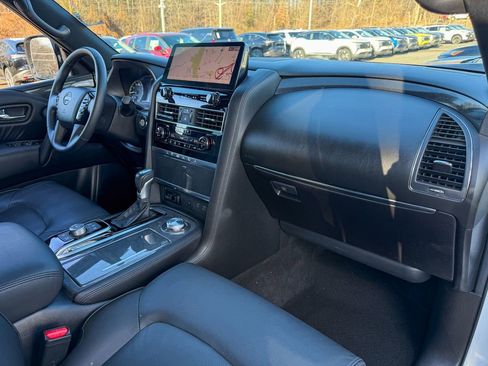 Certified 2024 Nissan Armada SL w/ Midnight Edition Package image 10