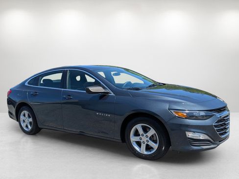 Used 2019 Chevrolet Malibu LS image 3