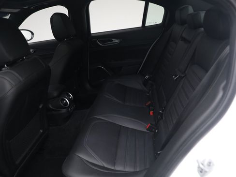 Used 2023 Alfa Romeo Giulia Estrema AWD/4WD image 17