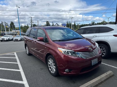 Used 2017 Toyota Sienna Limited Premium AWD/4WD image 14